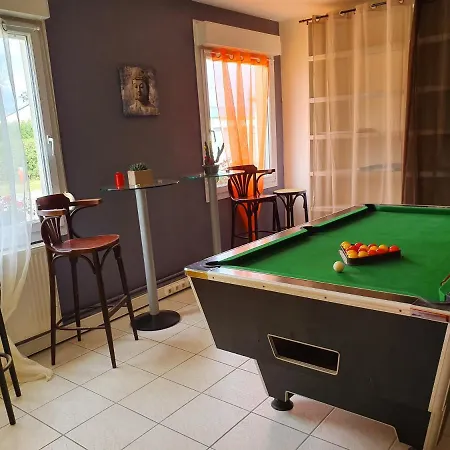 Les Chambres D Hotes Fleuries De La Jardinerie D فندق مبيت وإفطار Origny-en-Thierache