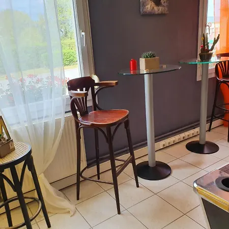 Les Chambres D Hotes Fleuries De La Jardinerie D فندق مبيت وإفطار *