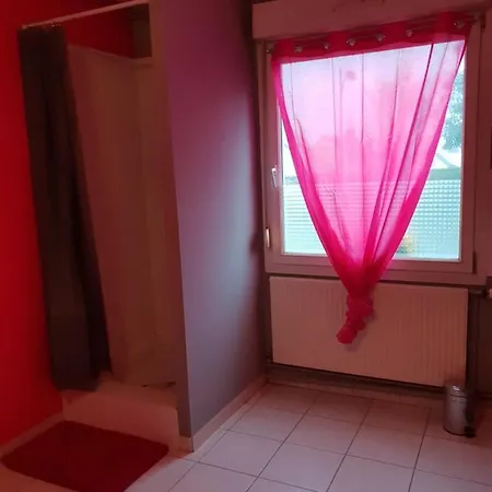 Les Chambres D Hotes Fleuries De La Jardinerie D فندق مبيت وإفطار *